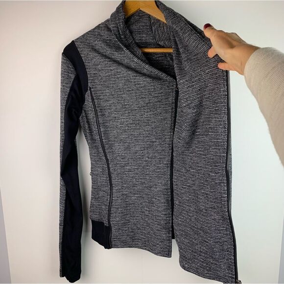Lululemon women’s black and gray Bhakti Yoga Jacket long sleeves full zip Sz 6 - Picture 3 of 10